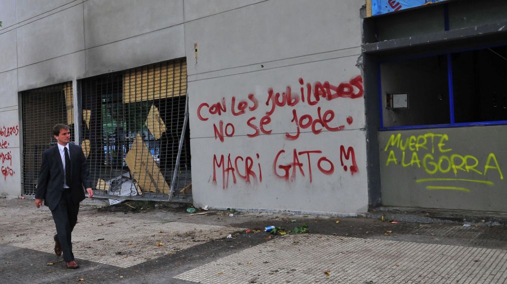 Asignaron un poco más de 60 mil pesos para limpiar 500 graffitis. (Crónica-Fabián Ramella)