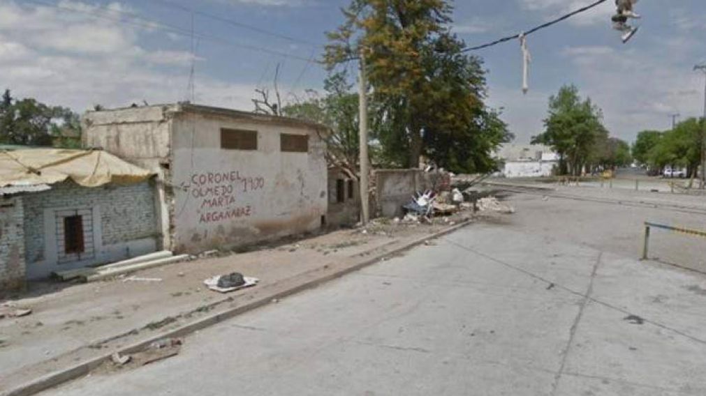 En una vivienda de esta zona del barrio Villa Los Galpones, ocurrió el asesinato. (Google Street View)