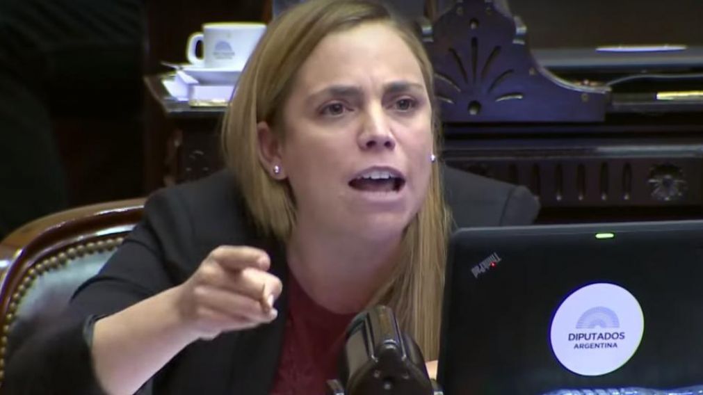 La legisladora del FpV aportó lo suyo en una sesión picante.