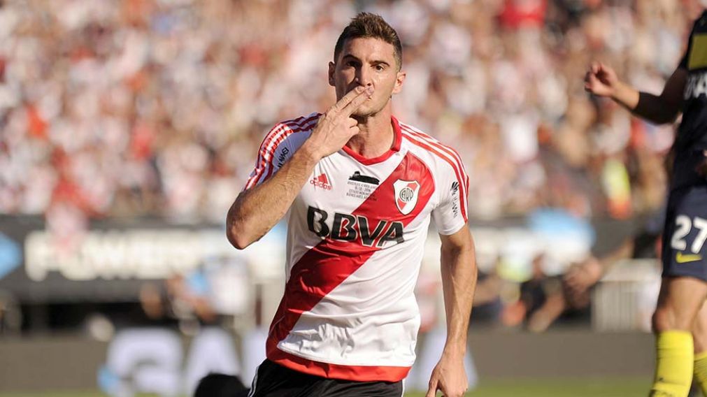 Alario. El joven delantero es confeso hincha de Boca.