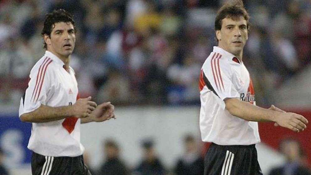 Los ex defensores millonarios, envueltos en una grave pelea.