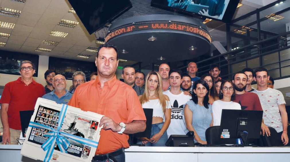 Luis Tagliapietra, padre de Alejandro, el m�s joven de los marinos, nos visit� en representaci�n de los familiares que luchan para que encuentren a sus seres queridos