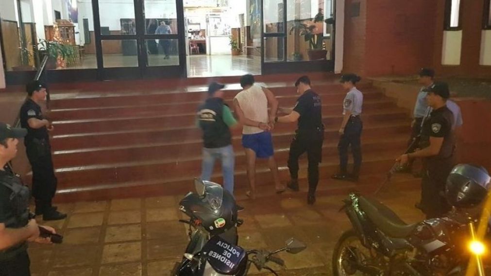 El acusado fue detenido y le secuestraron elementos importantes para la investigación.