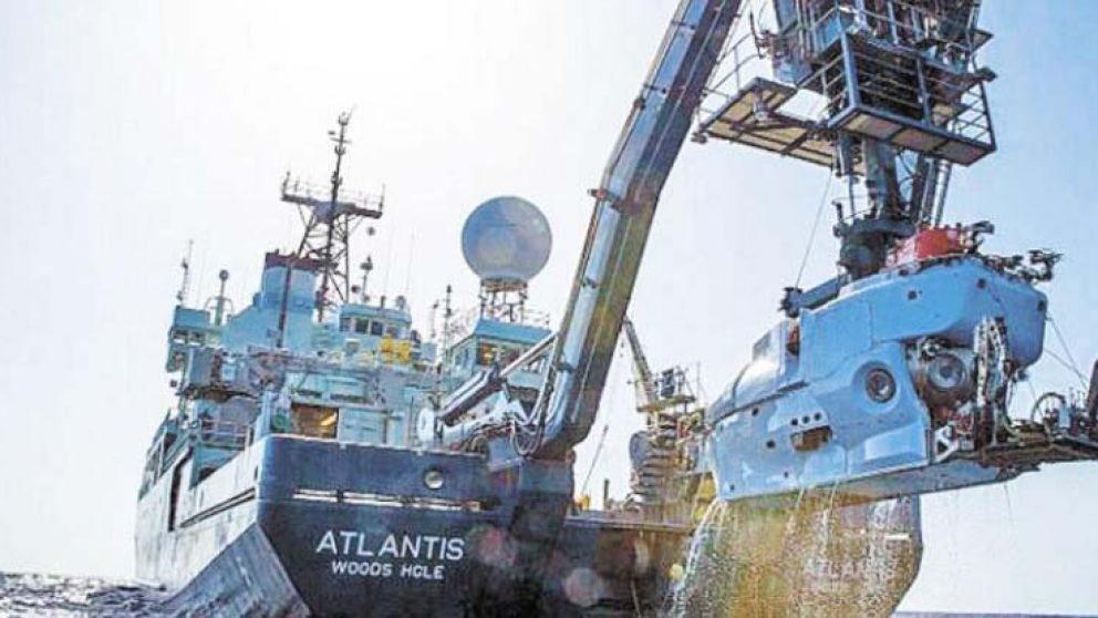El Atlantis yanki fue la nave que detecto un objeto a 700 metros de profundidad.