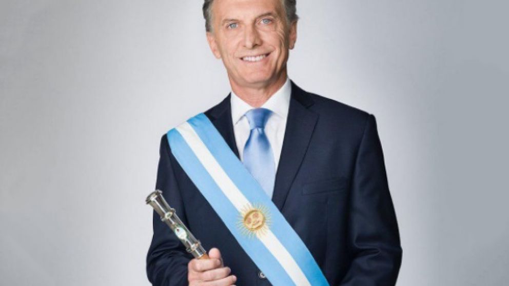 Así lucía Macri en su primer día como presidente de la Nación. (@mauriciomacri)