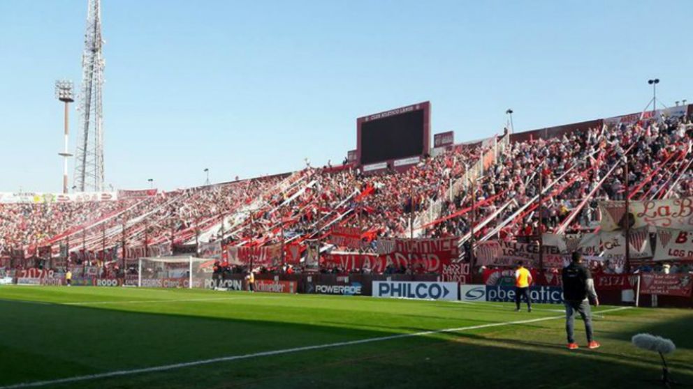 Tres detenidos y dos heridos tras tiroteo entre barras de Los Andes