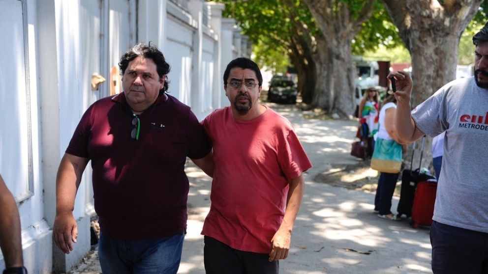 Esteche fue detenido antes de que pudiera entregarse.