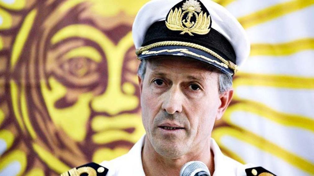 Balbi. El capitán brindó un nuevo informe en el edificio Libertad de la Armada Argentina.