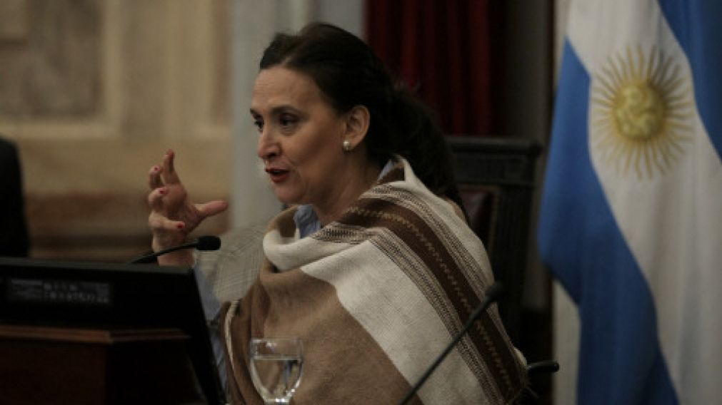 La vicepresidenta defendi� la prefectura. 
