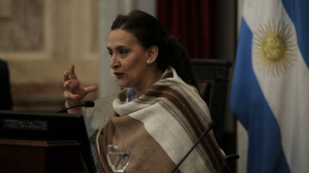 La vicepresidenta defendió la prefectura.