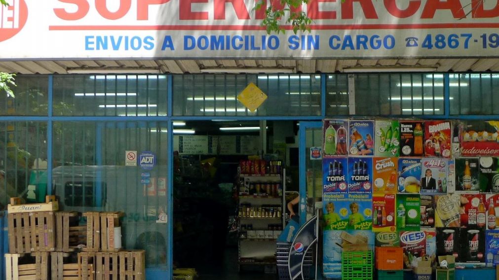Supermercados chinos lanzan canasta navideña a $115