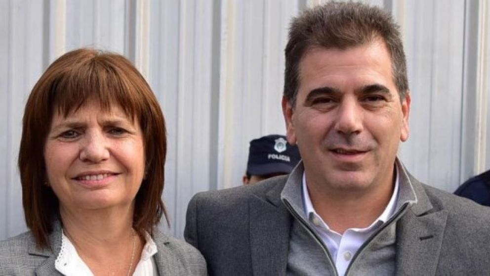 Patricia Bullrich y Cristian Ritondo desarticularon a la barrabrava de Independiente.