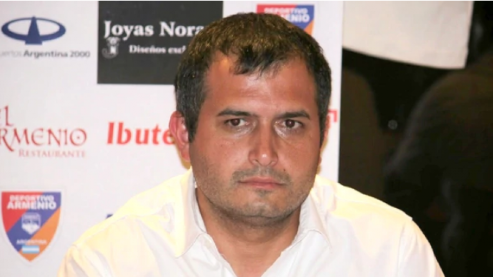 Luciano Nakis dijo que su padre se hubiese presentado solo ante la justicia.