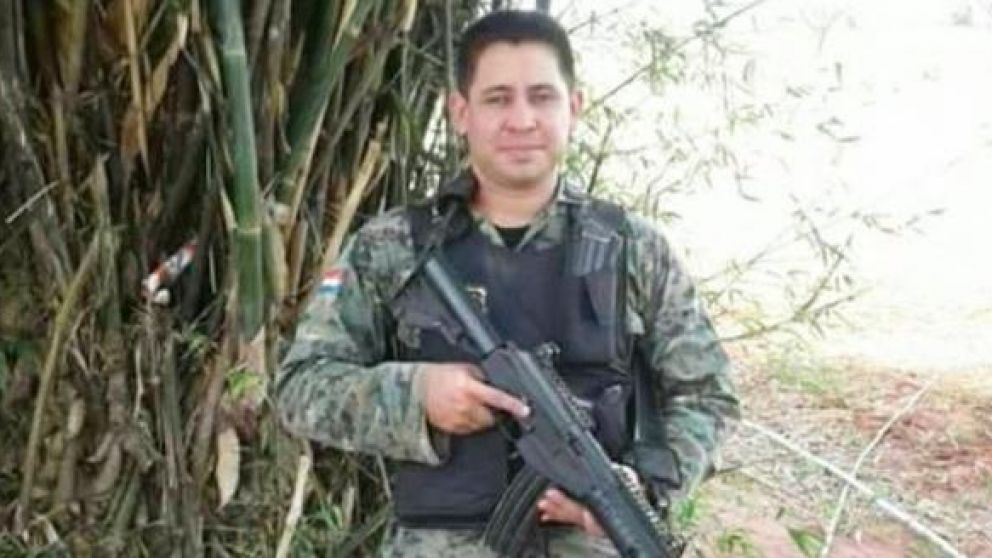 Policía sorprendió a compañero teniendo sexo con su esposa y lo fusiló