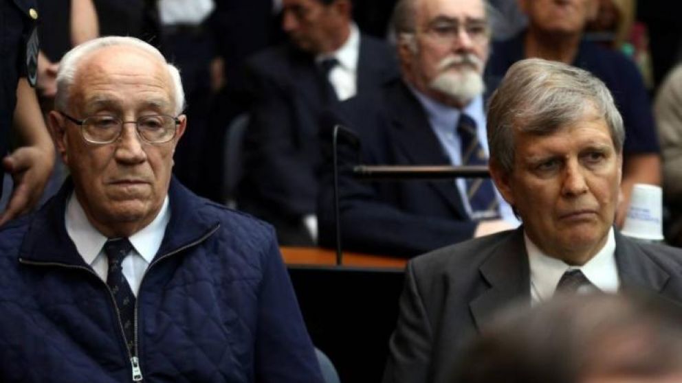 Esma: condenaron a perpetua a Astiz y al “Tigre” Acosta