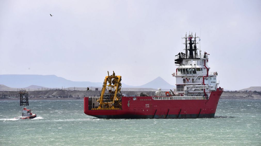 El buque va a buscar al ARA San Juan. (Télam)