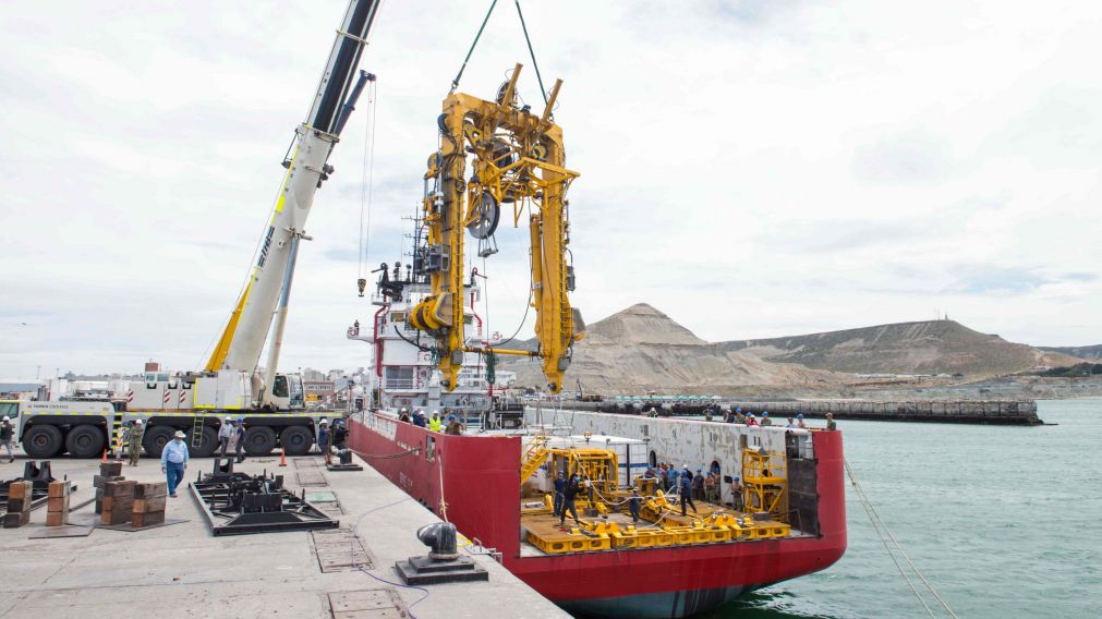El "Sophie Siem" tardar� 24 horas en llegar al �rea de operaciones. (AFP)