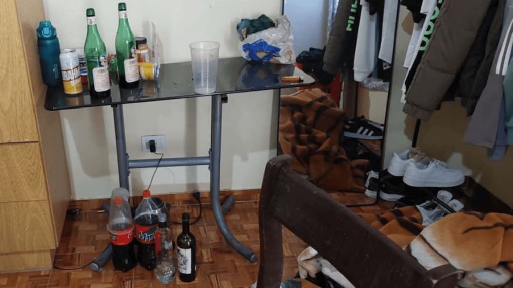 Así quedó el departamento tras el ataque de las viudas negras.
