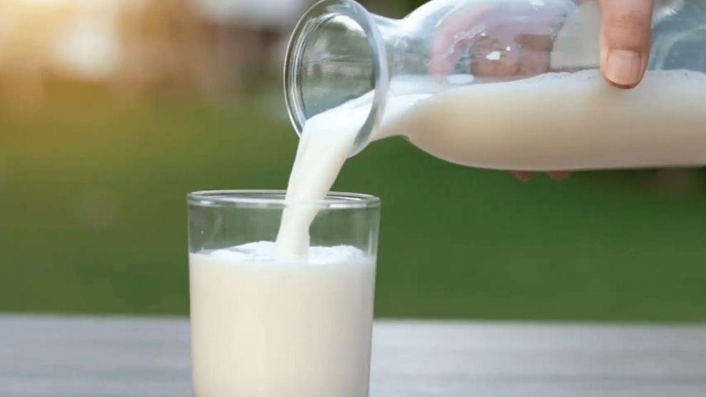 Tené cuidado: qué hacer si la leche huele raro antes de usarla en una receta.