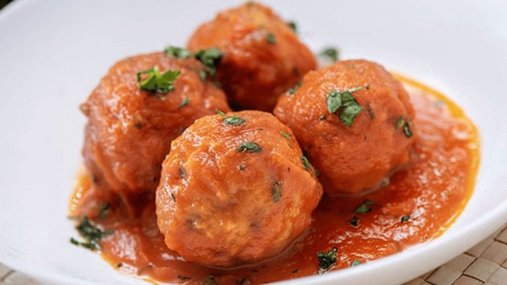 Descubrí cómo hacer albóndigas con salsa: un clásico irresistible