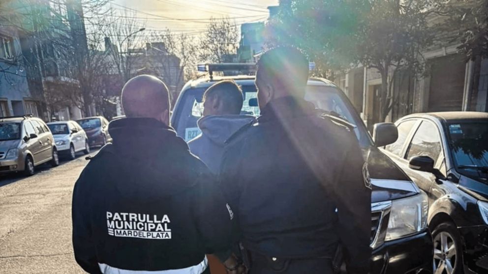 Detuvieron un a un trapito acusado de querer robar un vehículo.