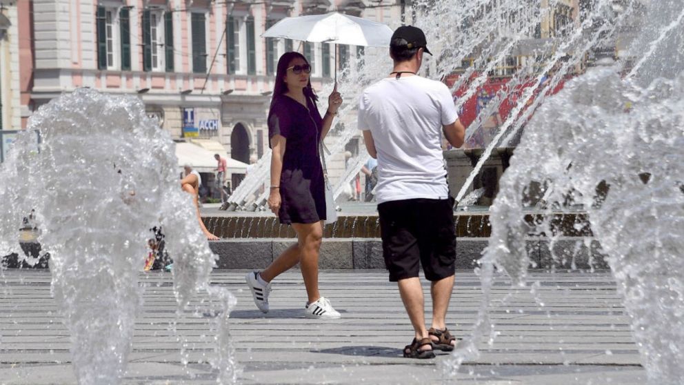 Continúa la ola de calor en Italia (X).