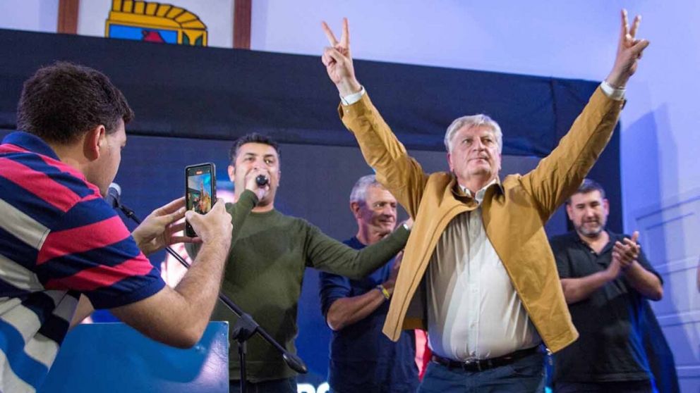 El gobernador Sergio Ziliotto oficializó la lista del peronismo en La Pampa.