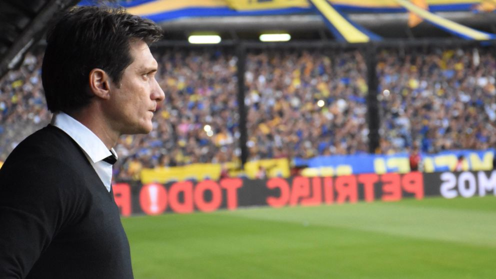 Guillermo paró un equipo con los cambios esperables por las lesiones.