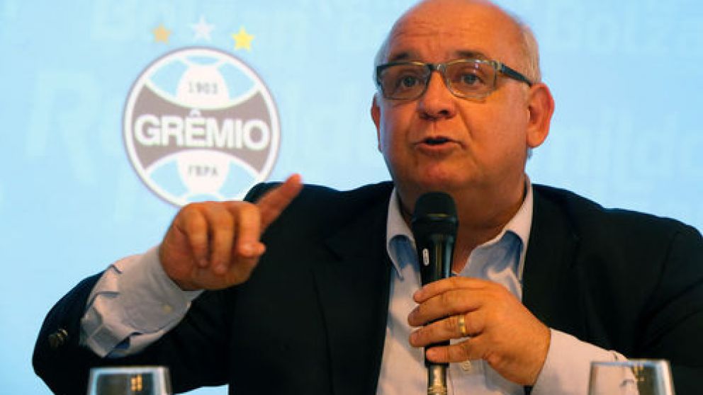 El presidente de Gremio apunto contra el arbitro y la CONMEBOL.