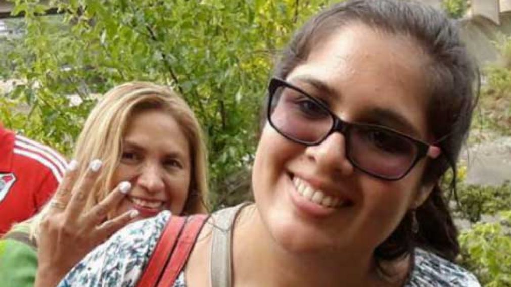 Brenda junto a su mamá, Elizabeth Buiton. Foto: Facebook