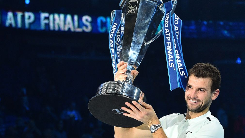 Dimitrov celebra el título en Londres. Quedará número 3 del mundo (AFP).