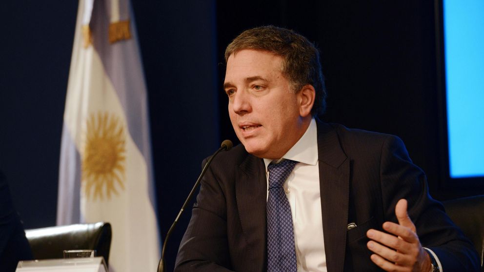 Dujovne confirmó que en el 2018 el Gobierno modificará la Ley de Movilidad Jubilatoria (DyN).