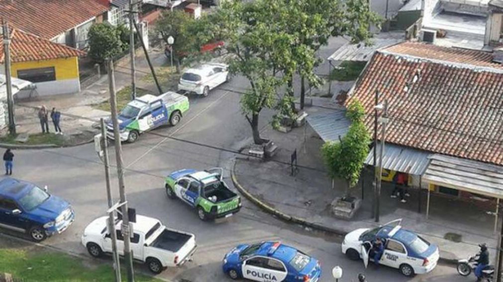 La zona fue acordonada por personal policial. (Gentileza diariolatercera.com.ar)