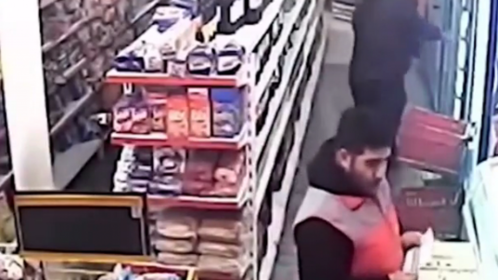 As� hab�an atacado a Marcos Avellaneda en un supermercado.