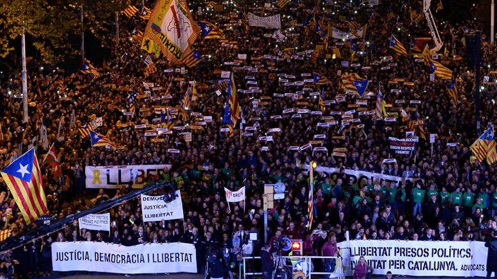 Gran parte del pueblo catal�n volvi� a ratificar su postura. (AFP)