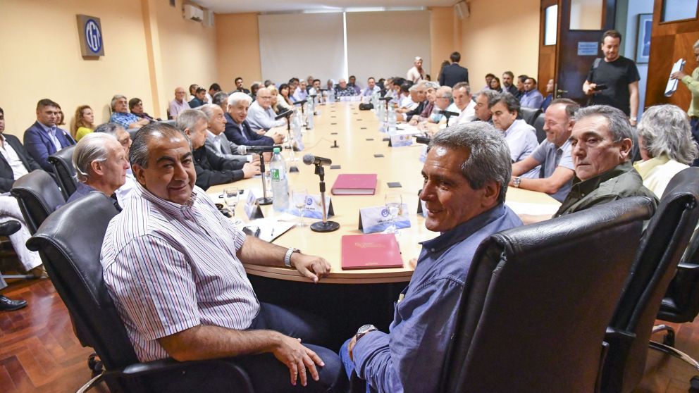 El consejo se reunió en Azopardo al 800. (Télam)