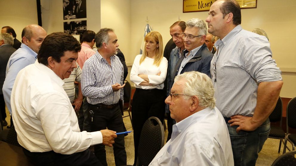 Magario, Espinoza, Secco y Arrieta, en el anexo del senado.