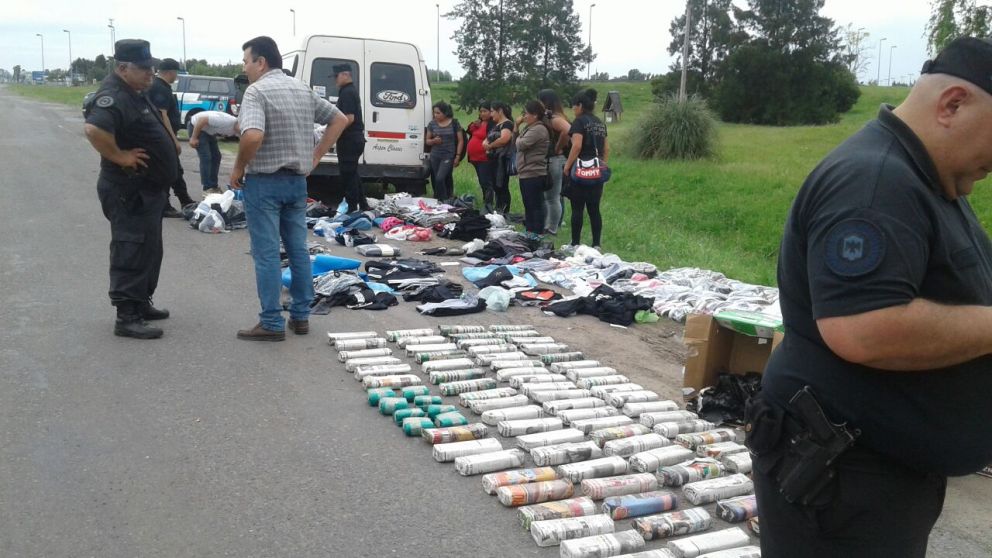 Autoridades cuentan la carga. (Crónica)