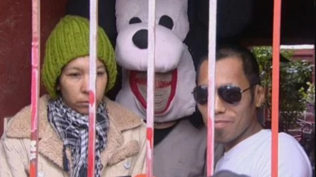 Los detenidos, usurpando la casa de Ferro.