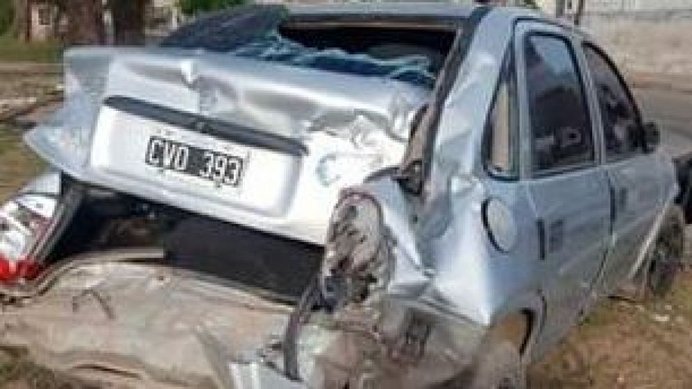 Motorman arrolló auto, patota lo desfiguró y ahora pelea por su vida