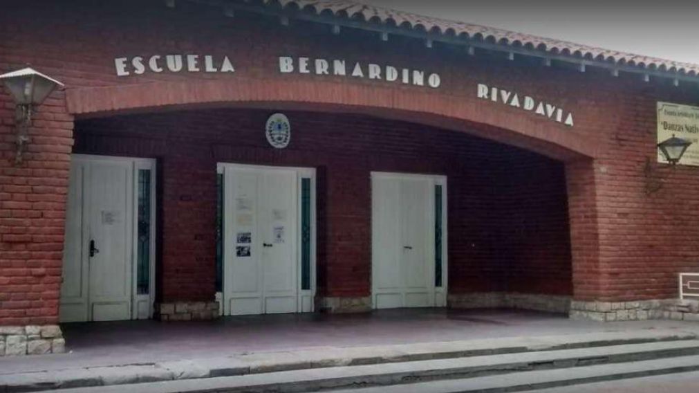 Militares hicieron una org�a con 3 mujeres en escuela donde se votaba