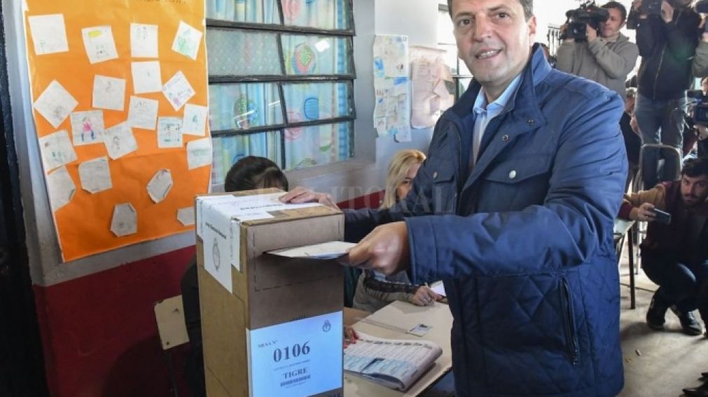 Massa votó y critico al resto de la oposición.