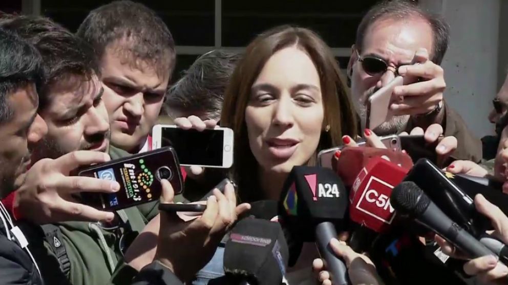 La gobernadora emitió su voto en Castelar.