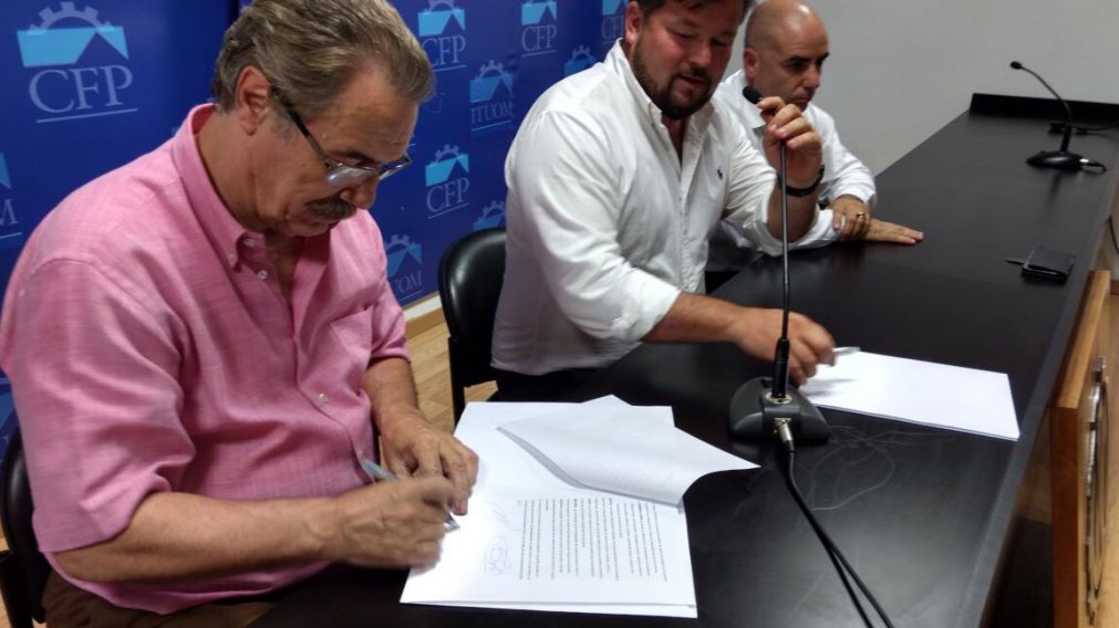 Firmas, por la concientizaci�n contra el grooming y el ciberbullying.
