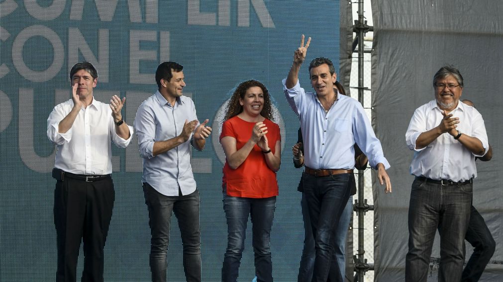 Randazzo cargó y disparó hacia 3 frentes. (Télam)