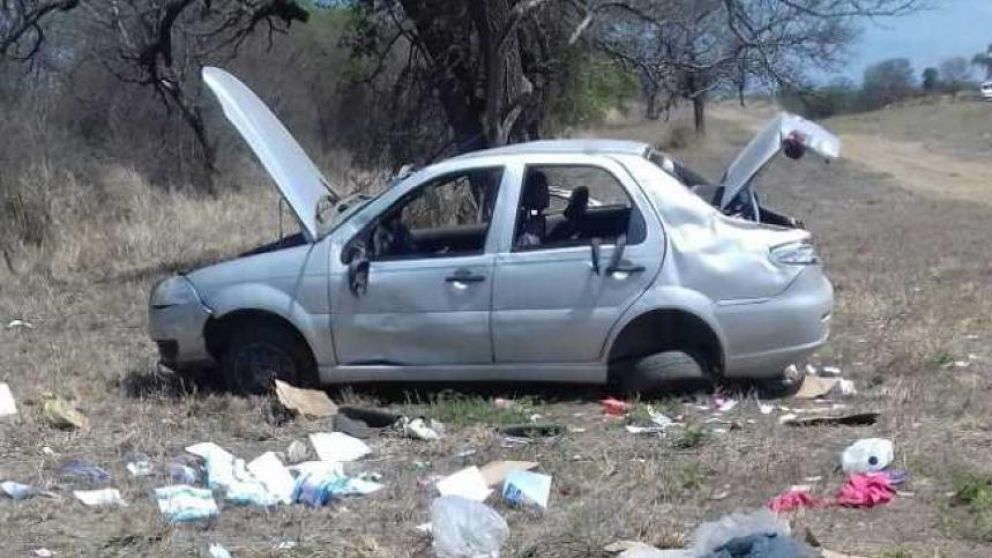 Pinchó una rueda, dio vueltas por el aire y murió