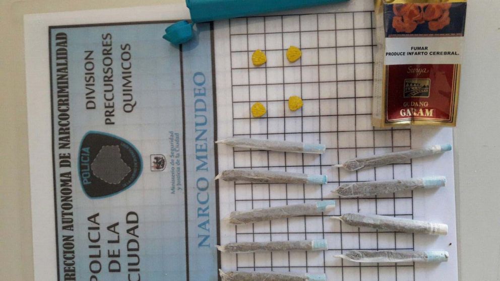 Parte de la droga incautada por la policía. (Policía de la Ciudad)
