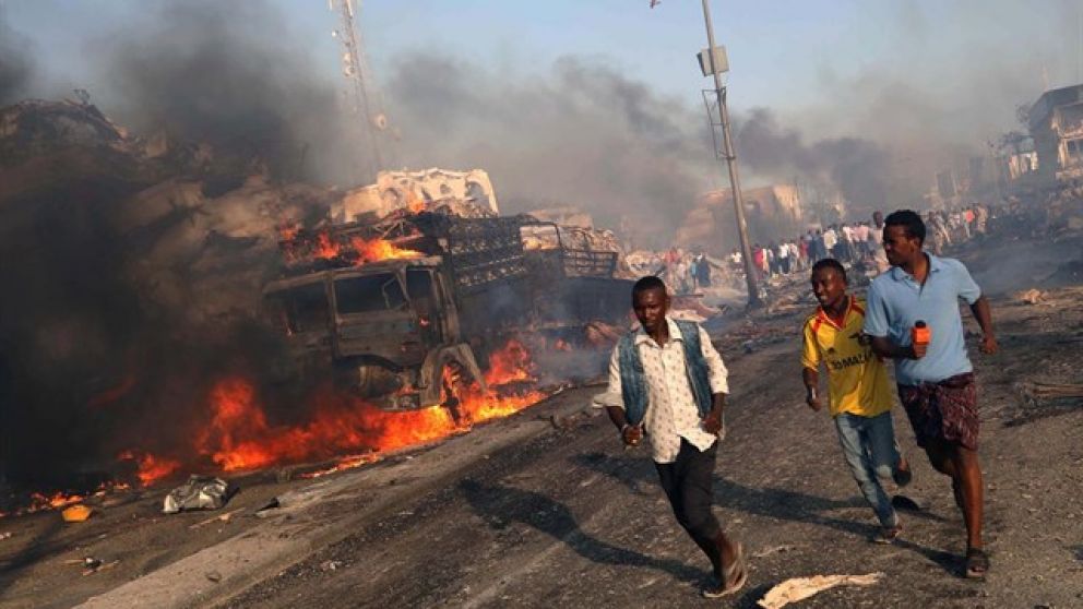 Desesperante situación en Somalia tras el doble atentado (Reuters).
