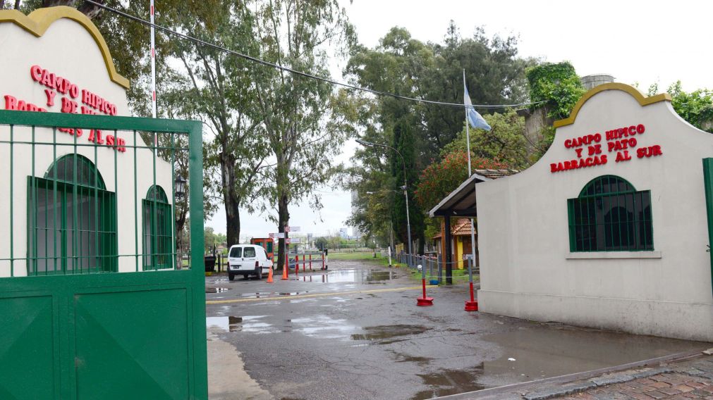 Los ladrones ingresaron a este predio, donde se pagaban las coutas (Adrián Sachero - Diario Crónica)
