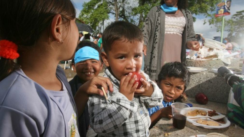 La comida no alcanza y los estómagos ruegan por comida (gentileza de IPS News).